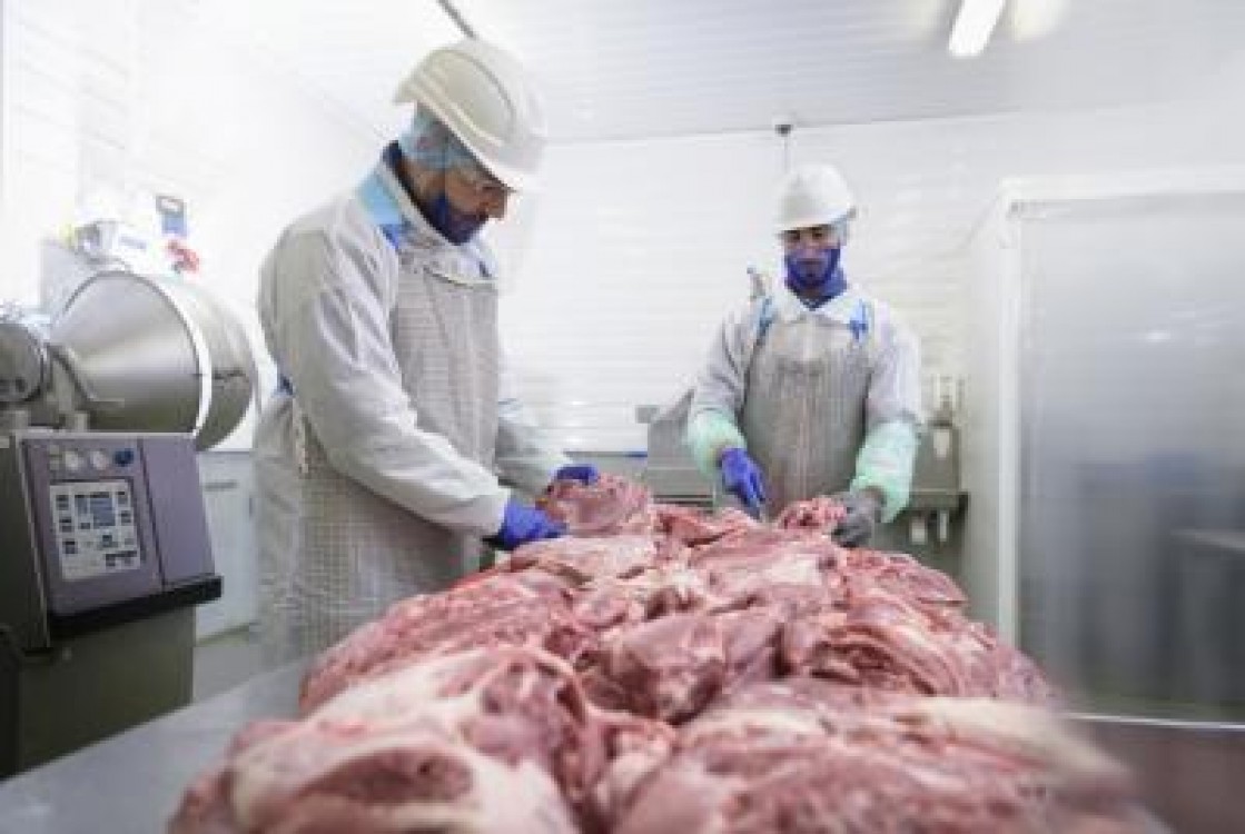 MADR: Aproape 13 milioane de euro disponibili pentru abatoarele mici