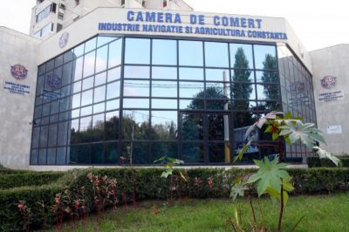 Eliberarea certificatelor de forta majora de catre Camera de Comert Constanta ii exonereaza de raspundere pe fermierii cu recolte calamitate de seceta
