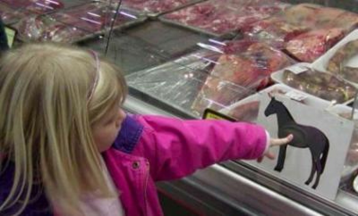 Carne de cal etichetata drept vrabioara de vita, descoperita in Romania