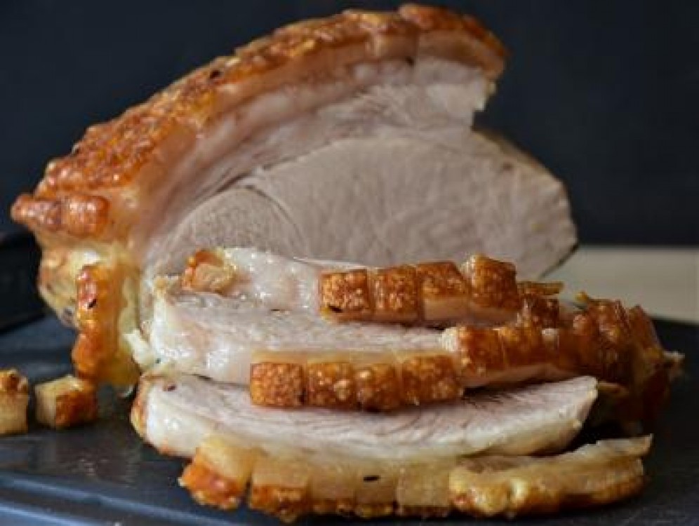 Crescatorii avertizeaza ca va creste pretul carnii de pasare si de porc