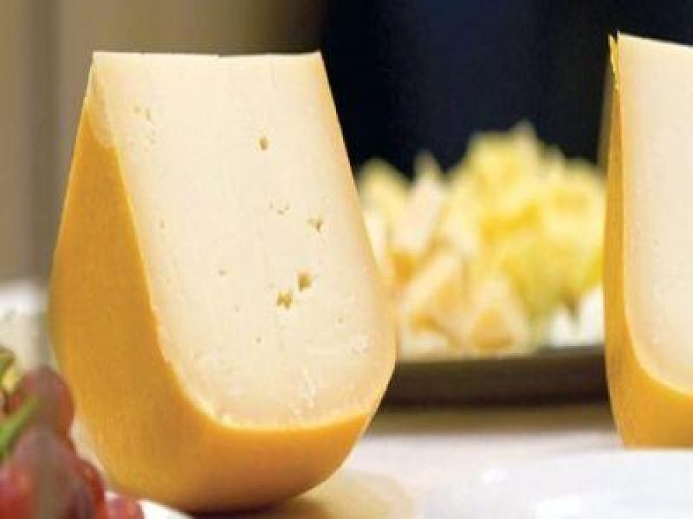 Cascavalul de Saveni, trimis la Bruxelles pentru a obtine protectie la nivelul UE