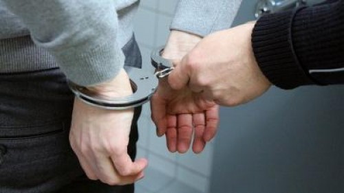 Alexe, Mediu: Catuse la maini pentru toti cei care taie si fura din padure