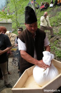 Intarcatul mieilor la Varlaam, judetul Buzau