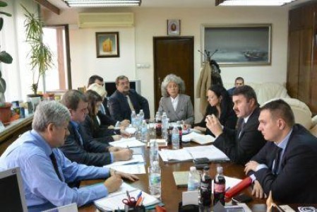 Autoritatile sanitar-veterinare din Romania si Bulgaria vor o strategie comuna de combatere a pestei porcine