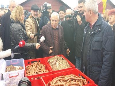 Petre Daea a verificat prezenta produselor romanesti pe rafturile din hypermarket