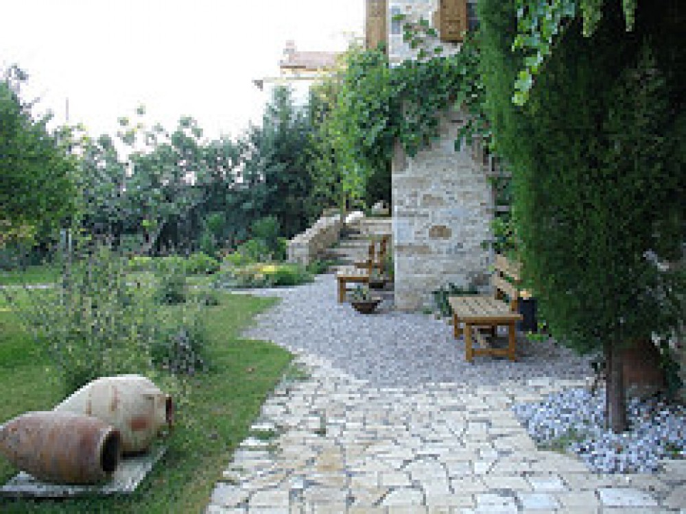 Trend. Anul acesta se poartă grădinile albastre, spun peisagiştii