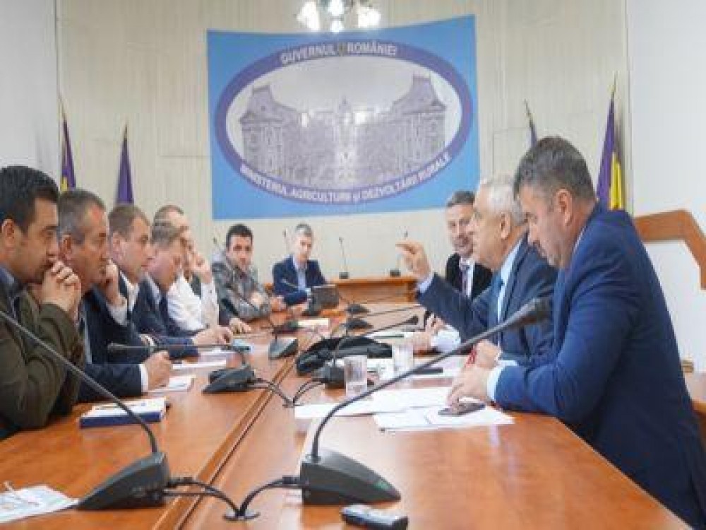 Discutii la MADR intre ministrul Daea si reprezentantii fermierilor