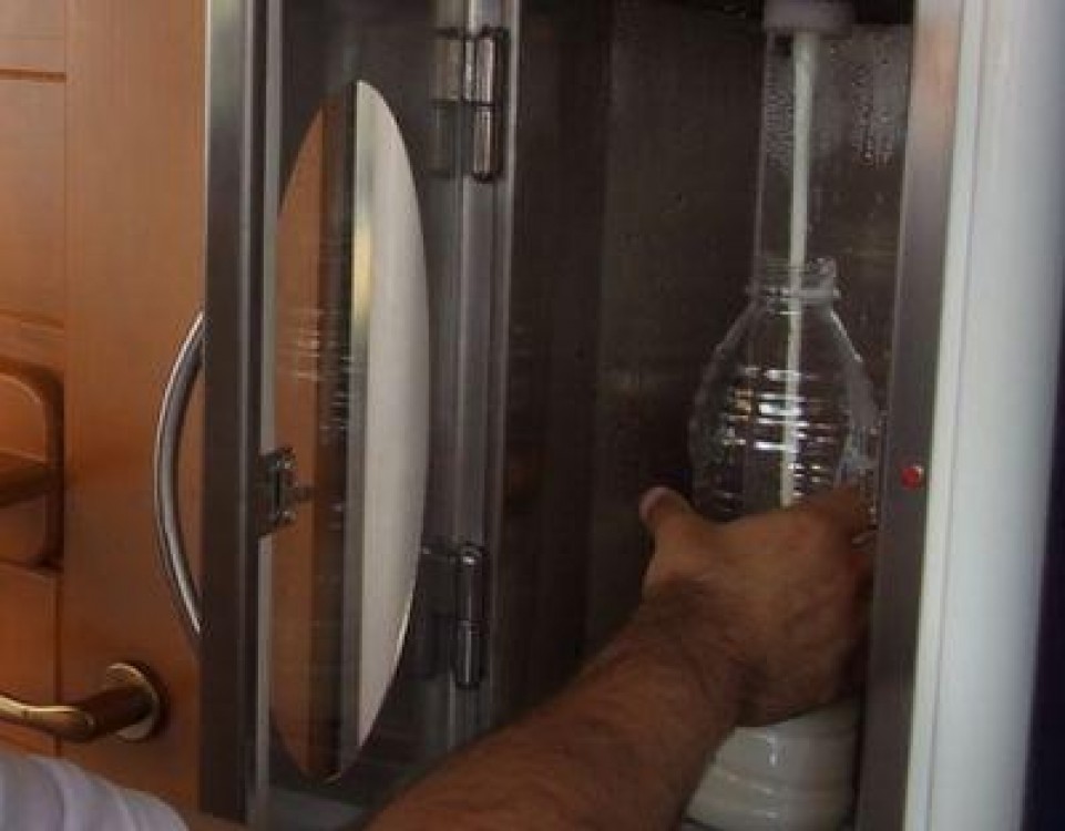 Automate pentru distribuirea laptelui, oprite de ANSVSA