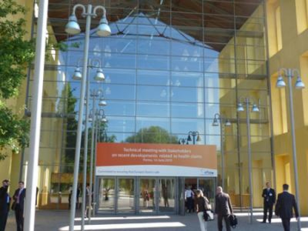 Specialistii romani in siguranta alimentara sunt invitati la aniversarea unui deceniu de la infiintarea EFSA