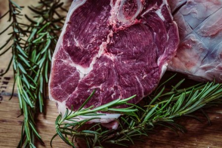 Romania a importat carne de 600 milioane de euro