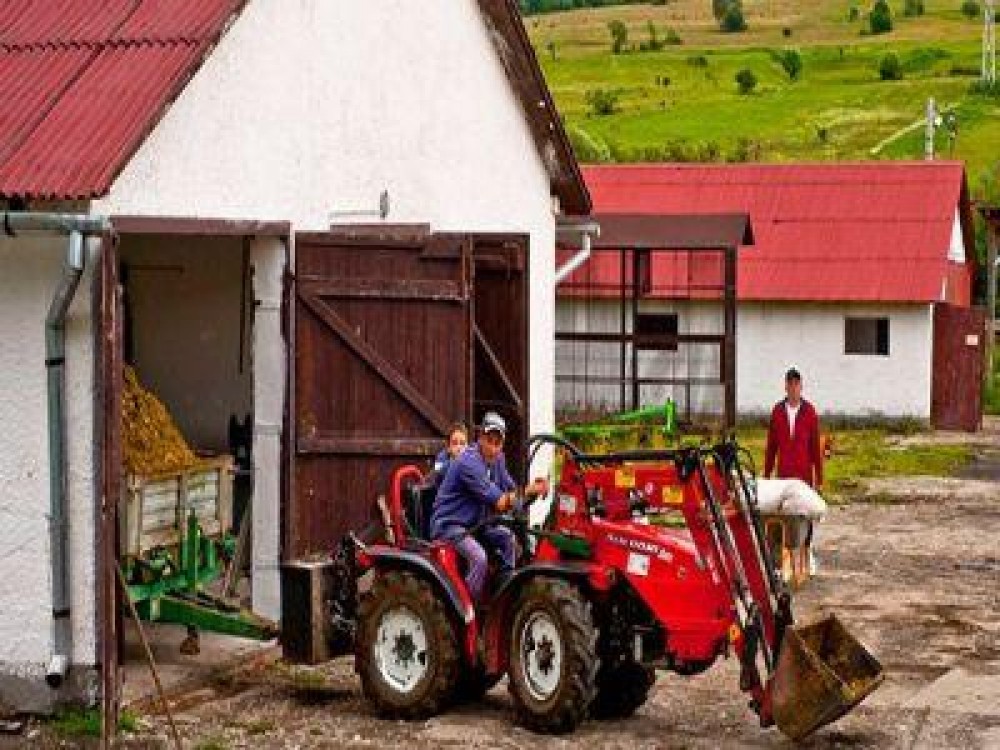 Peste 53 de milioane de euro finantare pentru fermele mici si de familie