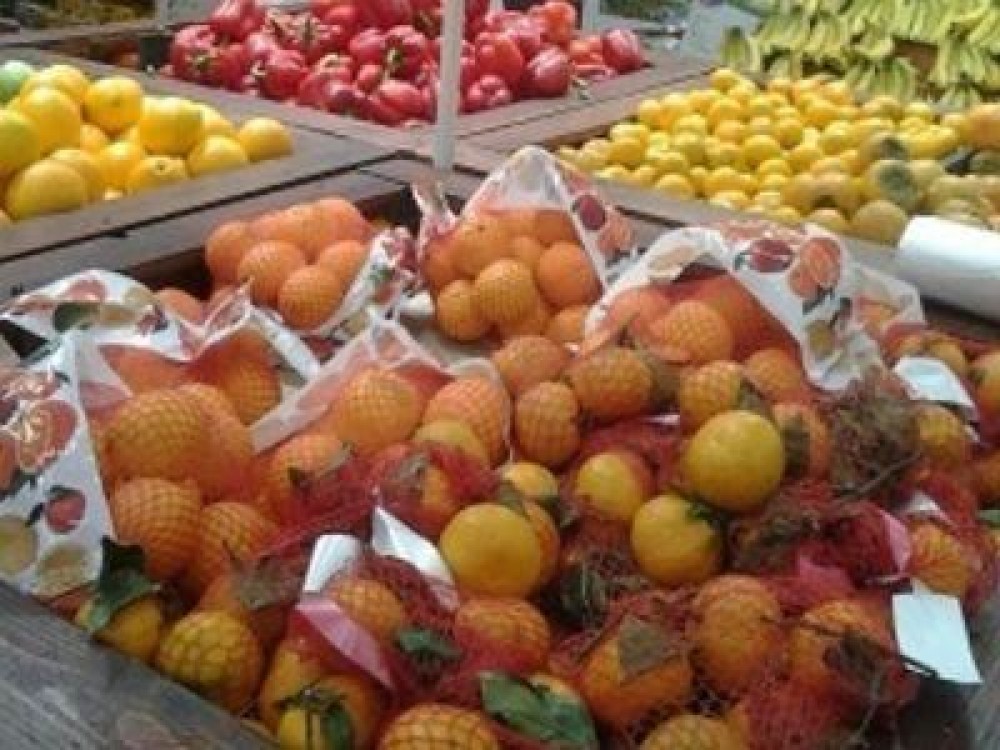 Camioanele cu fructe si legume, controlate la granita de ANSVSA