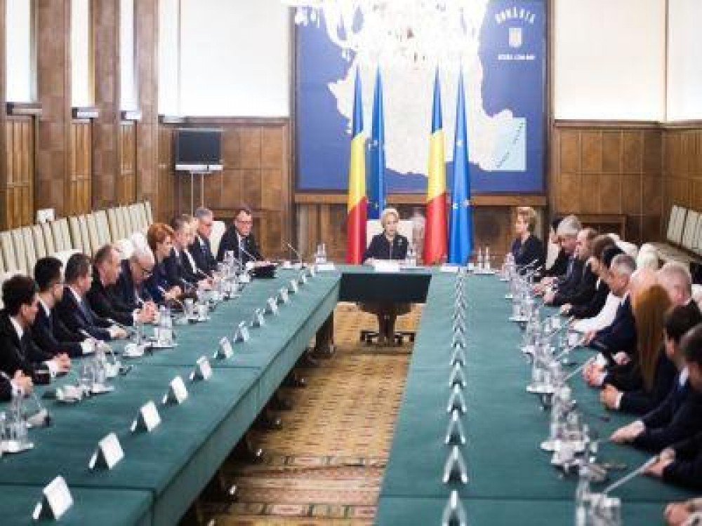 Actul normativ referitor la plata avansurilor, aprobat de Guvern