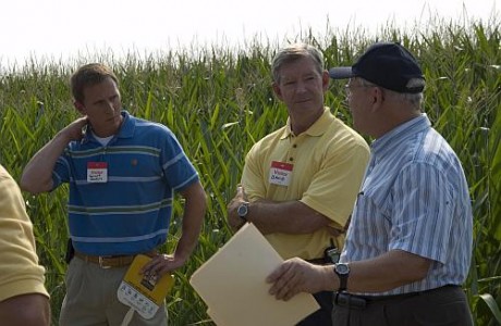 Partidul Verde îl acuză pe ministrul agriculturii că susţine interesele Monsanto şi Pioneer