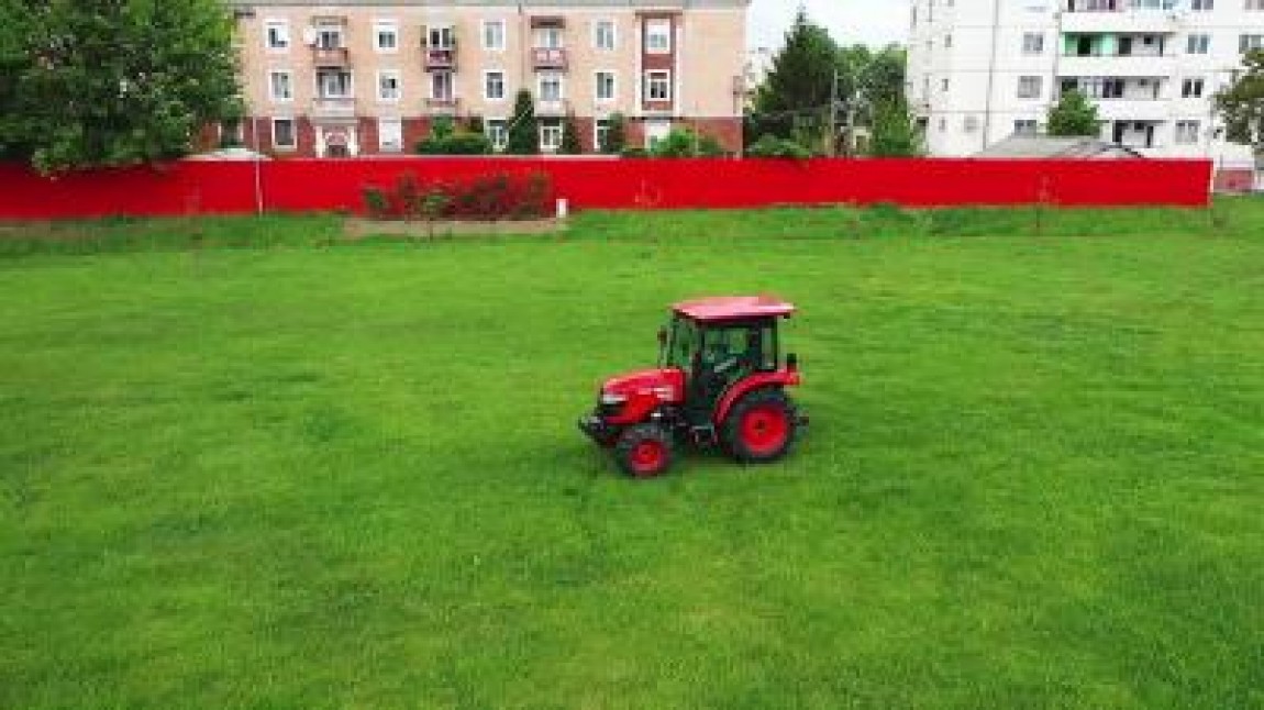 Pandemia, productiva pentru IRUM Reghin. Au lansat trei tractoare noi