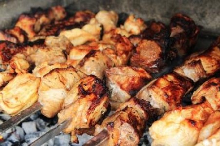 Israel organizeaza prima degustare de carne de pui crescut in vitro