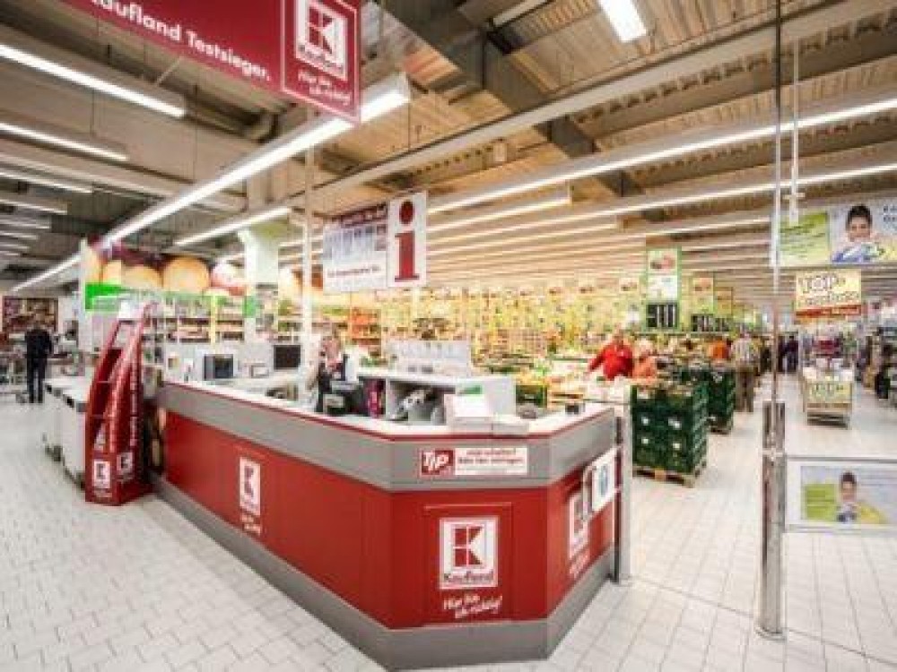 Kaufland intentioneaza  sa preia in doi ani peste 60% din carnea de porc locala
