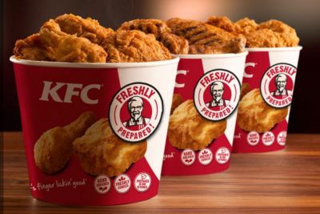 Vezi ce producatori romani stau in spatele aripioarelor picante de la KFC