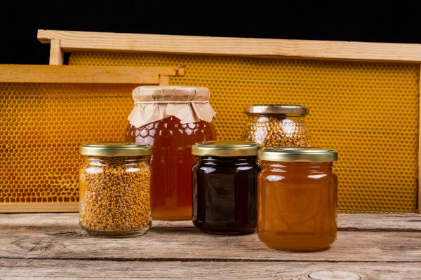 Modificari in apicultura. Noi reguli pentru etichetarea mierii
