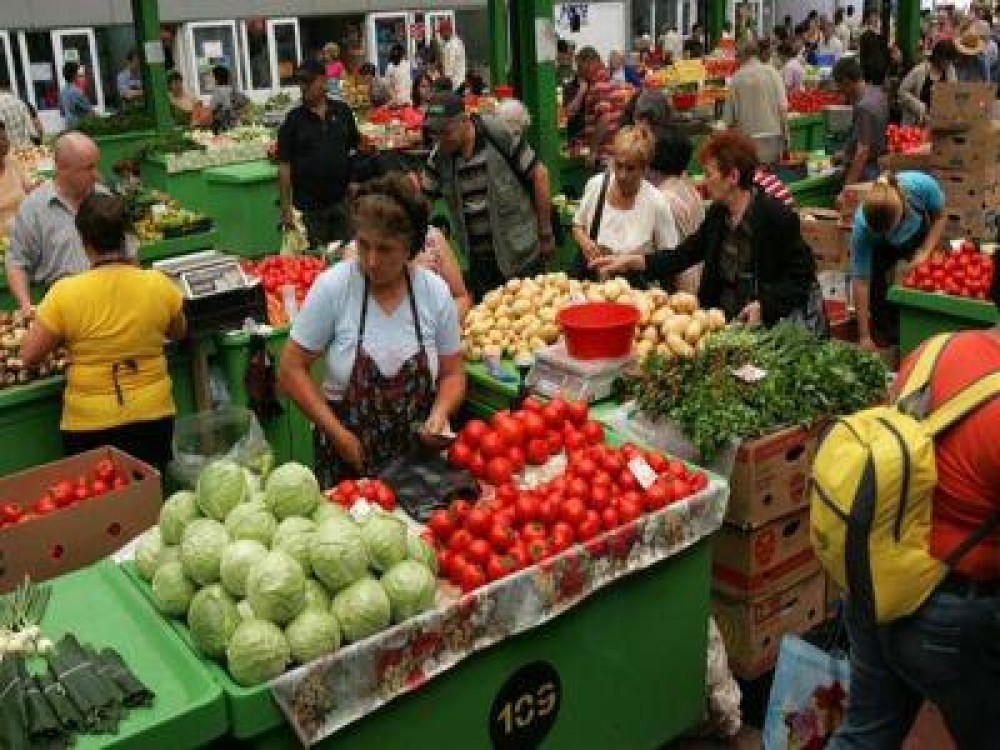 Controale in piete, la comerciantii de fructe si legume