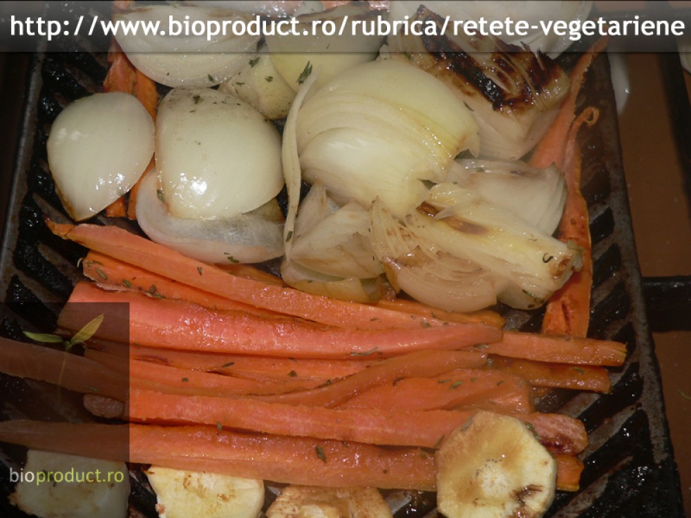 Legume pe gratar - caroetae frictae, rosii umplute cu cascaval, vinete trase la tigaie cu sos de rosii