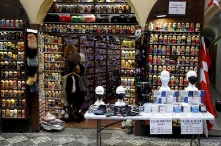 Magazinele din Cehia, obligate sa vanda minim 73% produse autohtone pana in 2028