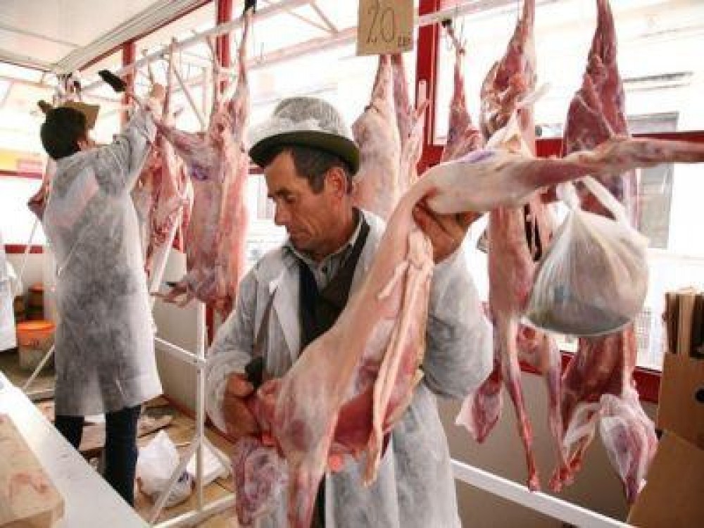 Recomandari de sezon de la ANSVSA pentru comerciantii de carne de miel si oua
