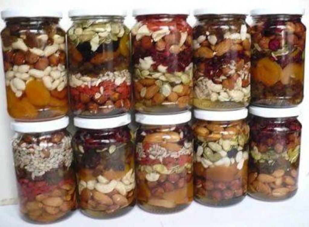 Un apicultor spune ca romanii sunt insuficient informati in privinta calitatii mierii