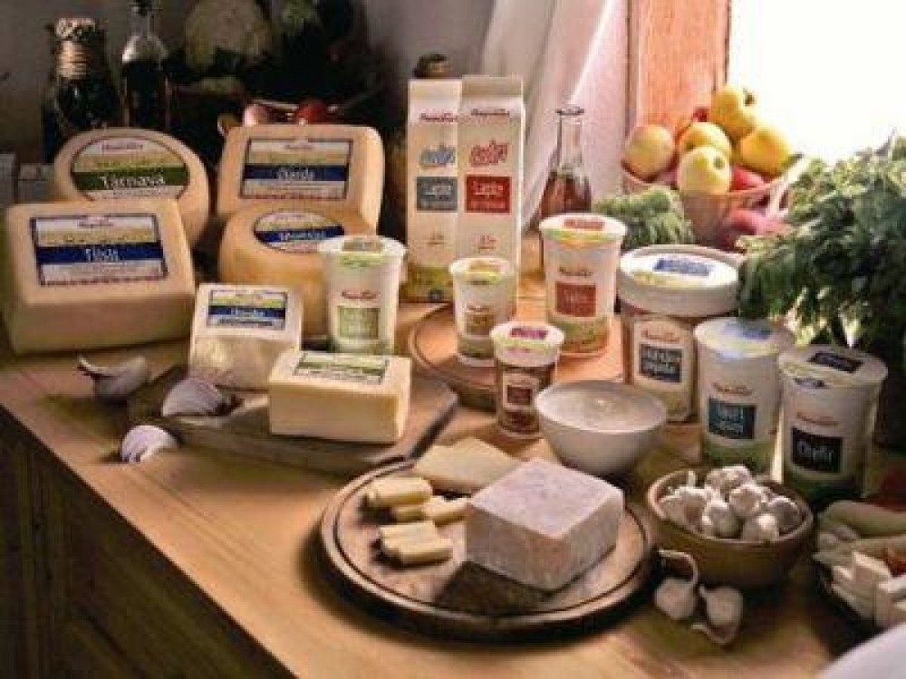 Cluj: Producatorul de lactate Napolact a deschis un magazin unic in tara