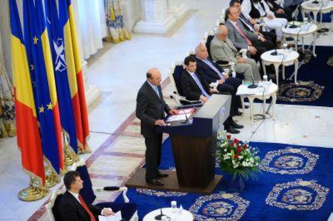 Traian Basescu i-a invitat pe politicieni sa semneze, in septembrie, Pactul pentru agricultura