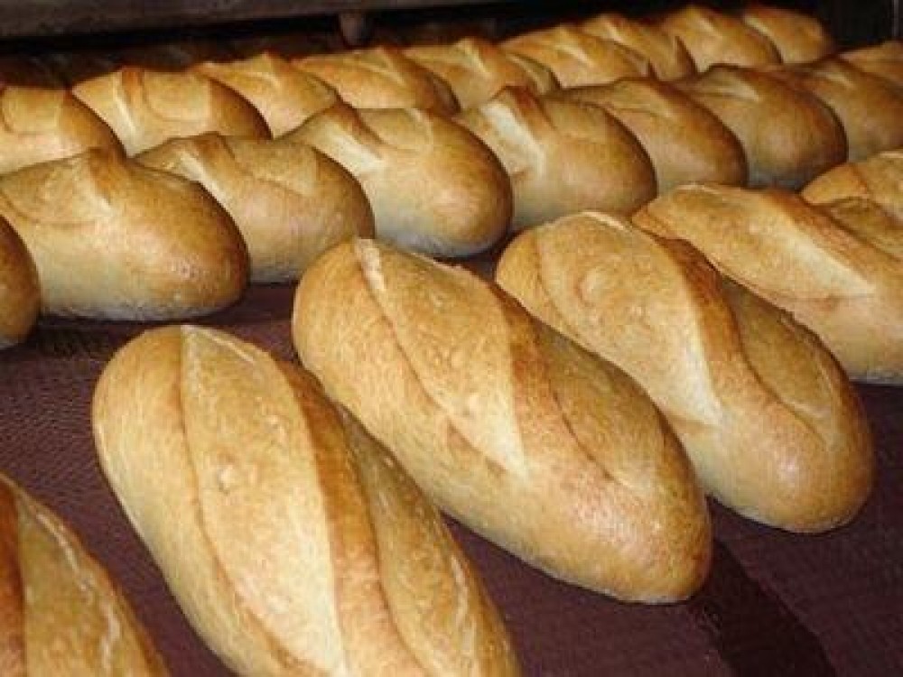 Pretul painii ar putea creste cu 10 la suta