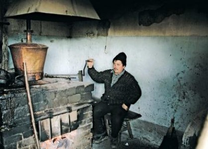 Tuica ar putea deveni un produs de lux. Senatul a respins cererea de exceptare de la plata accizei a bauturilor traditionale romanesti