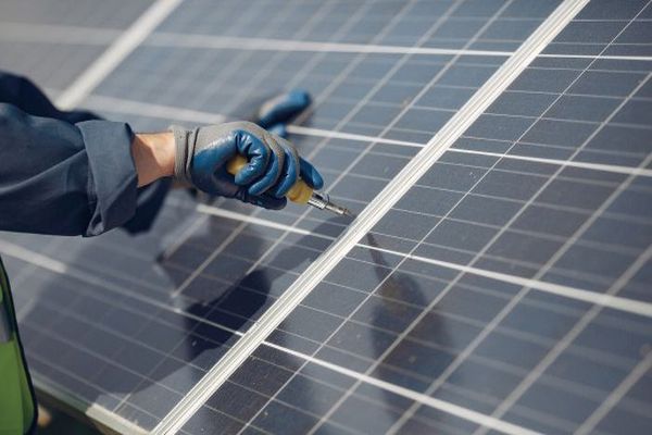 AFM: Lista instalatorilor de panouri fotovoltaice a fost validata