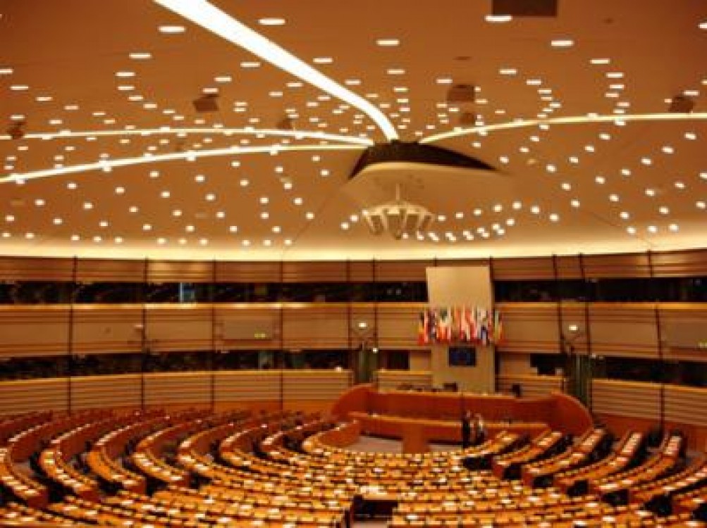 Parlamentul European cere masuri urgente pentru reducerea la jumatate a risipei de alimente in UE