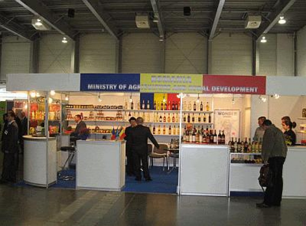 Dacian Ciolos si Valeriu Tabara, prezenti la deschiderea targului agricol POLAGRA 2011, in Polonia