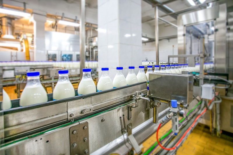 Prelucrarea laptelui 4.0 - cum te ajuta tehnologia de ultima generatie sa-ti dezvolti un business sustenabil pe termen lung