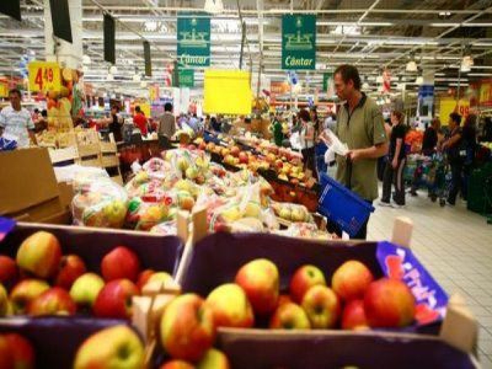 Fructele si legumele au inregistrat cele mai mari scumpiri luna trecuta