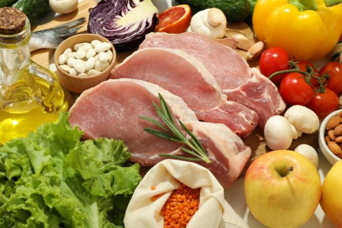 Preturile alimentelor vor creste, din nou. Cat va costa carnea de porc si laptele?