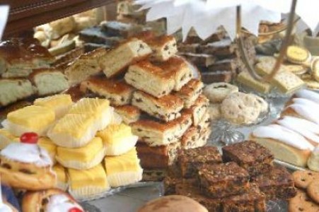 Targul Alimenta Traditional se desfasoara zilele acestea la Suceava, in intampinarea Sarbatorilor Pascale