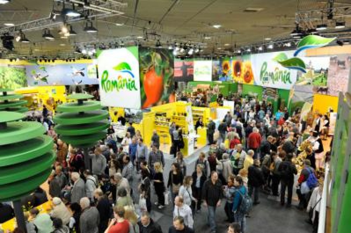 Oficialii germani, incantati de pavilionul Romaniei realizat in cadrul expozitiei Saptamana Verde din Berlin