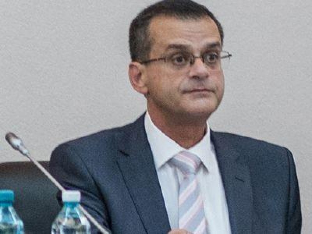 Legea supermarket-urilor asteapta sa ajunga in plenul Camerei Deputatilor