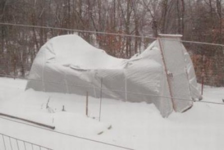 Cateva sute de hectare de sere si solarii afectate de viscol si ger in Galati si Dolj