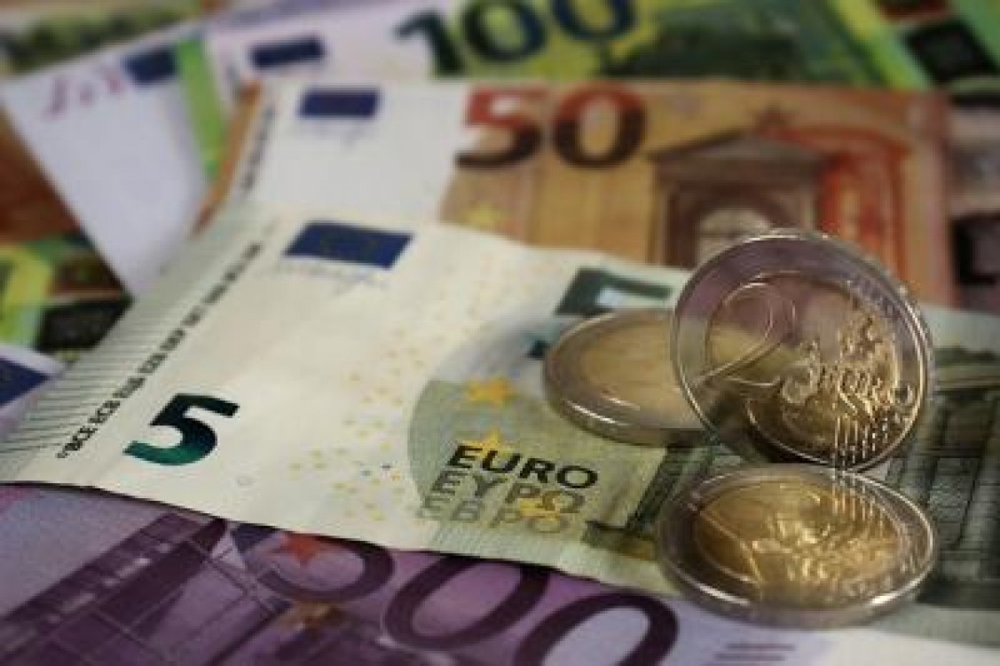 Sectoarele fructelor, legumelor si cel vitivinicol, sprijinite de Comisia Europeana