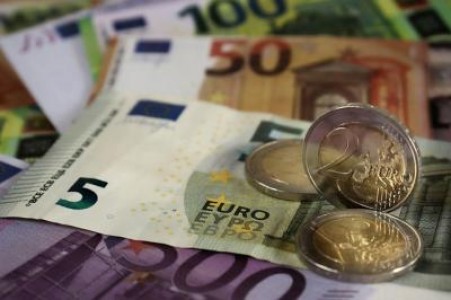 Sectoarele fructelor, legumelor si cel vitivinicol, sprijinite de Comisia Europeana