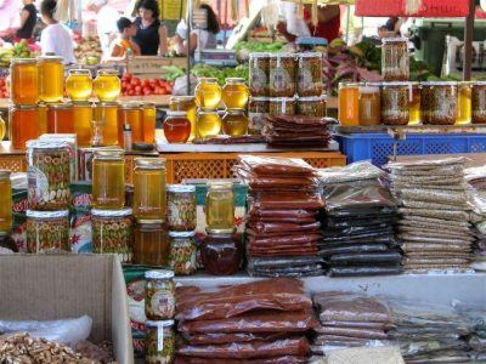 Apicultorii din toata tara se reunesc la Targul National al Mierii