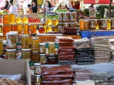 Apicultorii din toata tara se reunesc la Targul National al Mierii