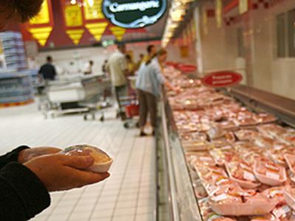 Consiliul Concurentei investigheaza posibile intelegeri intre retaileri in privinta preturilor la alimente