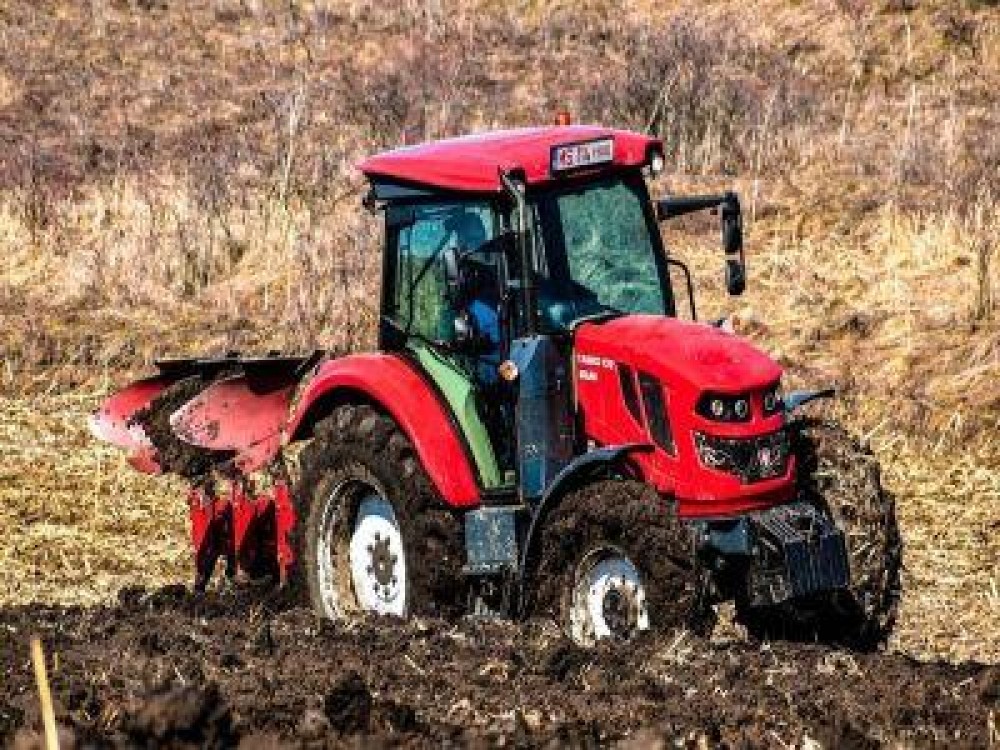 Primul tractor agricol romanesc produs la Reghin a fost omologat de Registrul Auto Roman