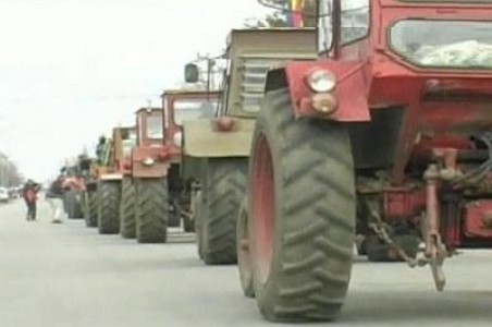 Fermierii au iesit in strada! Vezi aici ce IMPOZITE se platesc de anul acesta pentru tractoare si combine