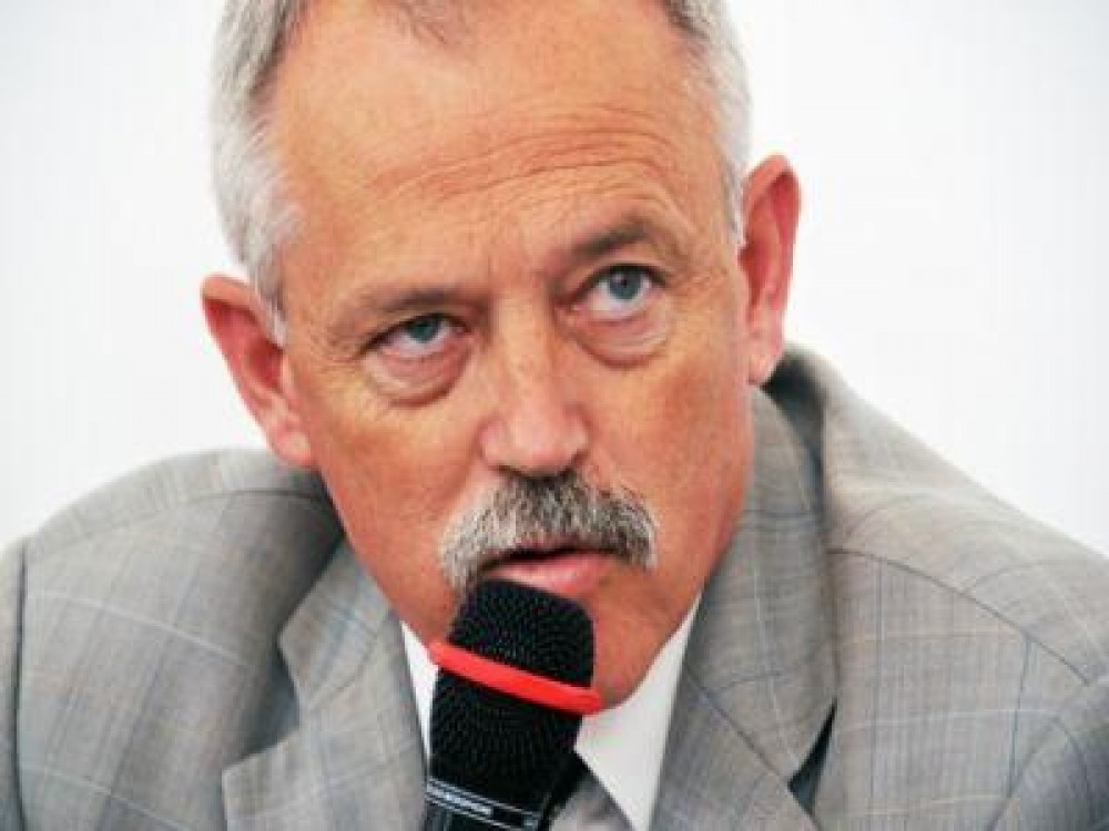 Directorul DSVSA Sibiu, arestat la domiciliu